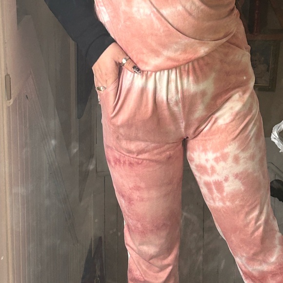Beautiful & Comfy Tie Dye jumpsuit - Picture 2 of 4
